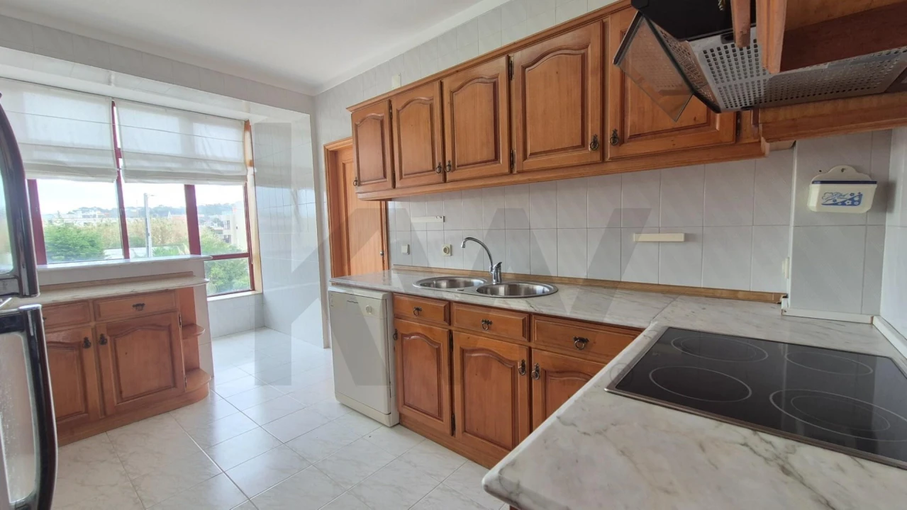 Apartamento T3 para Arrendamento em Mindelo Foto 7