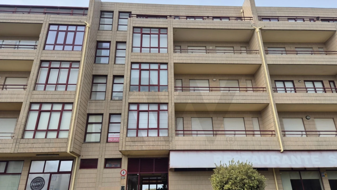 Apartamento T3 para Arrendamento em Mindelo Foto 17