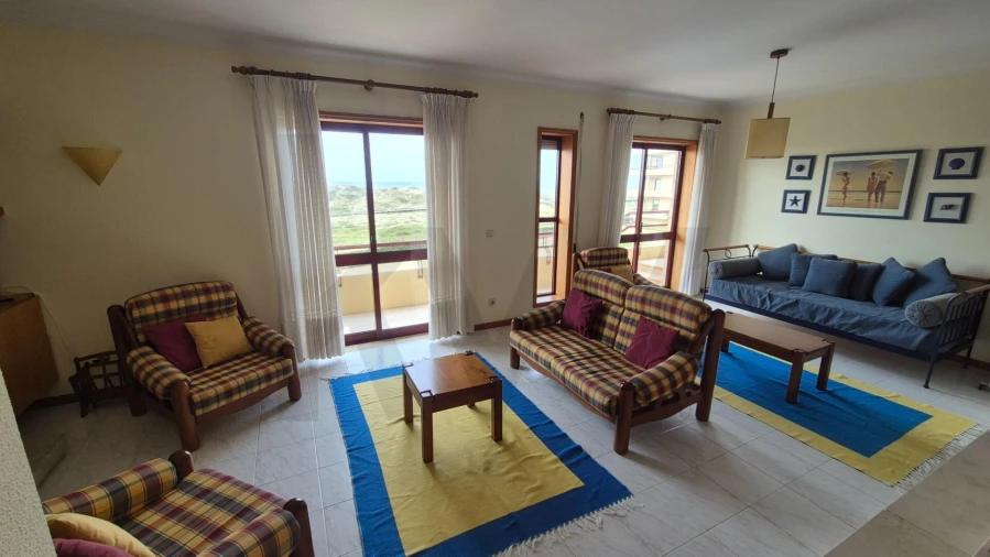 Apartamento T3 para Arrendamento em Mindelo Foto 2