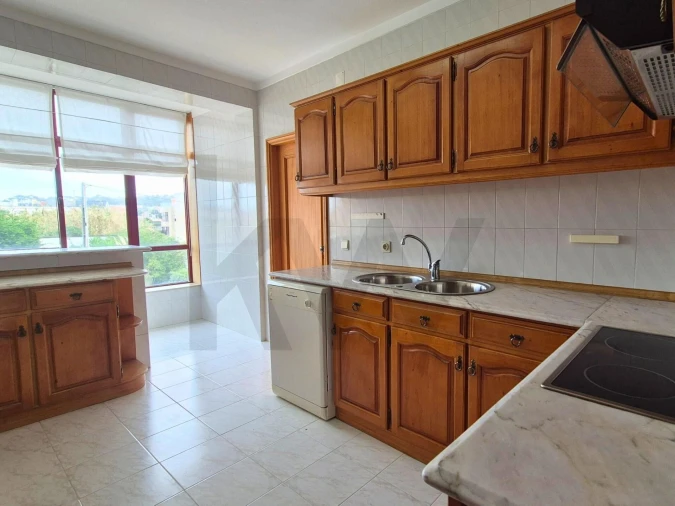 Apartamento T3 para Arrendamento em Mindelo Foto 8