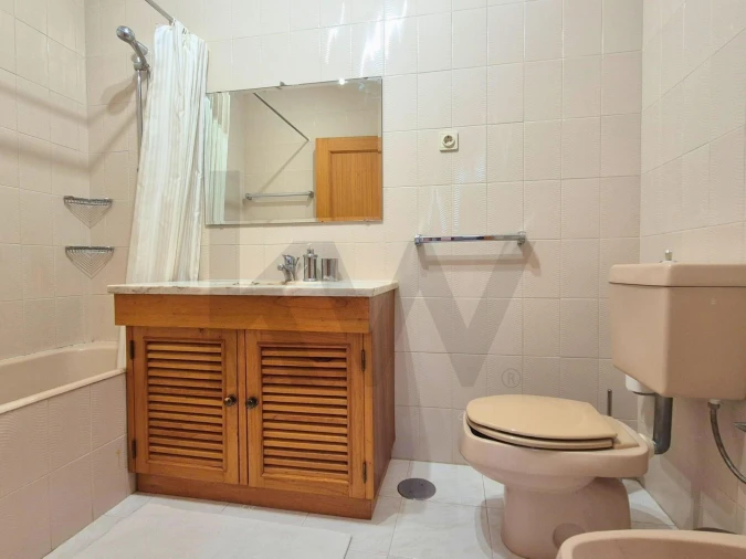 Apartamento T3 para Arrendamento em Mindelo Foto 17