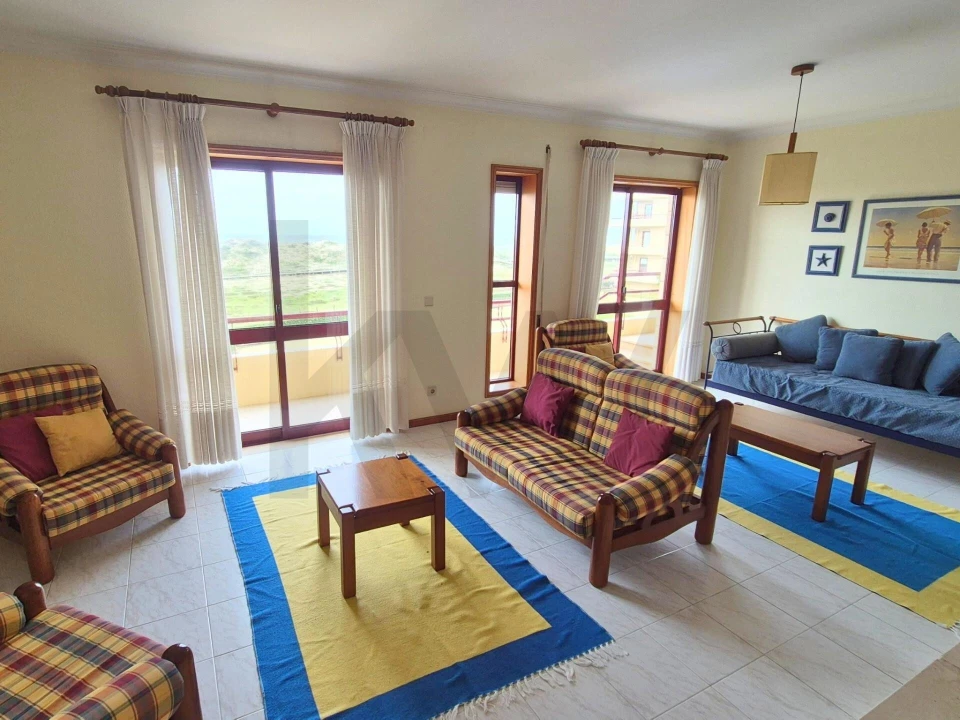 Apartamento T3 para Arrendamento em Mindelo Foto 2