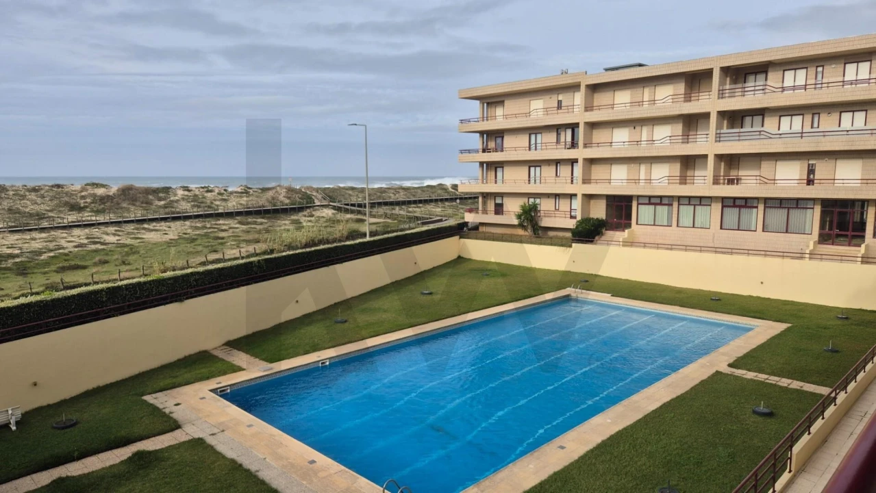 Apartamento T3 para Arrendamento em Mindelo Foto 1