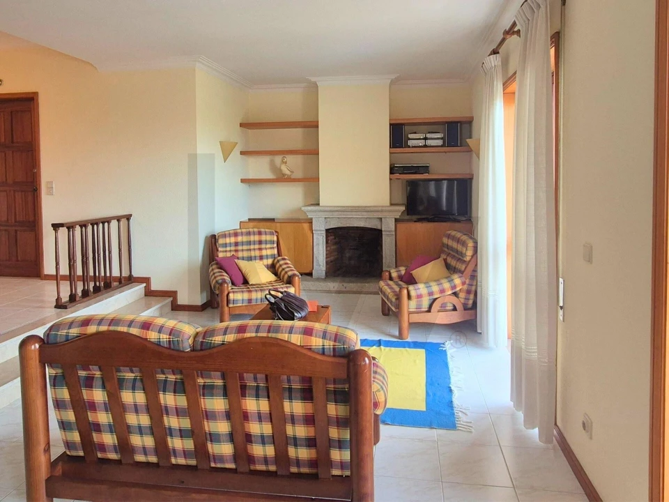 Apartamento T3 para Arrendamento em Mindelo Foto 4