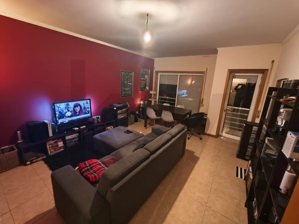 Apartamento T2 para Venda em Santa Maria da Feira, Travanca, Sanfins e Espargo Foto 1