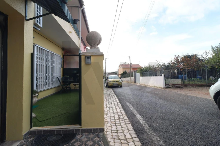 Apartamento para Venda em Rio de Mouro Foto 23