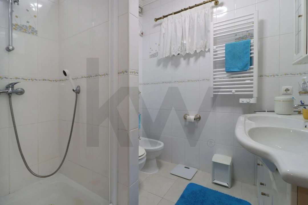 Apartamento para Venda em Rio de Mouro Foto 11