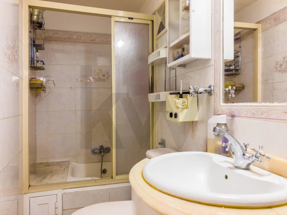Apartamento T2 para Venda em Santa Maria Maior Foto 8