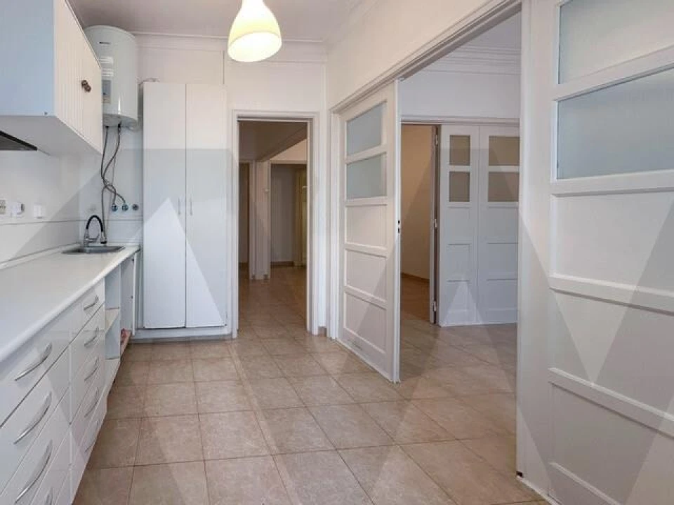 Apartamento T1 para Arrendamento em Campo de Ourique Foto 7