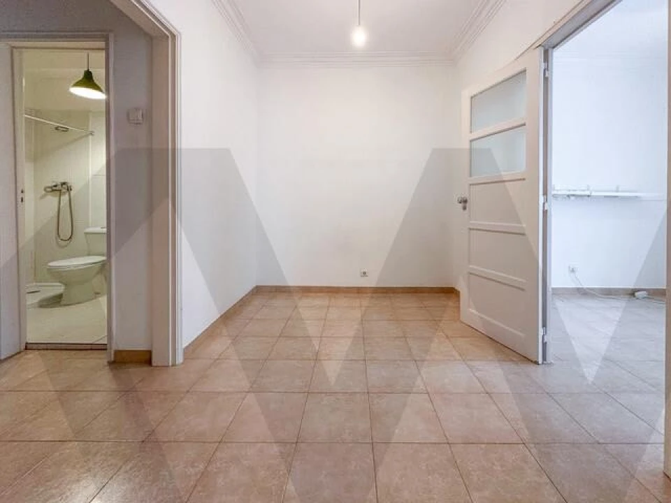 Apartamento T1 para Arrendamento em Campo de Ourique Foto 4