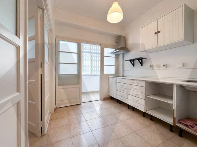 Apartamento T1 para Arrendamento em Campo de Ourique Foto 5