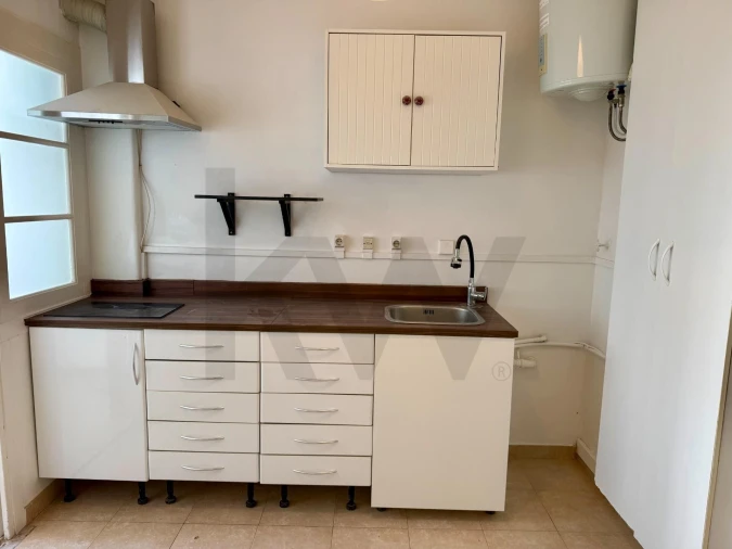 Apartamento T1 para Arrendamento em Campo de Ourique Foto 4