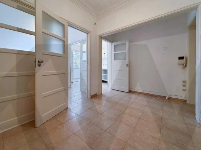 Apartamento T1 para Arrendamento em Campo de Ourique Foto 3
