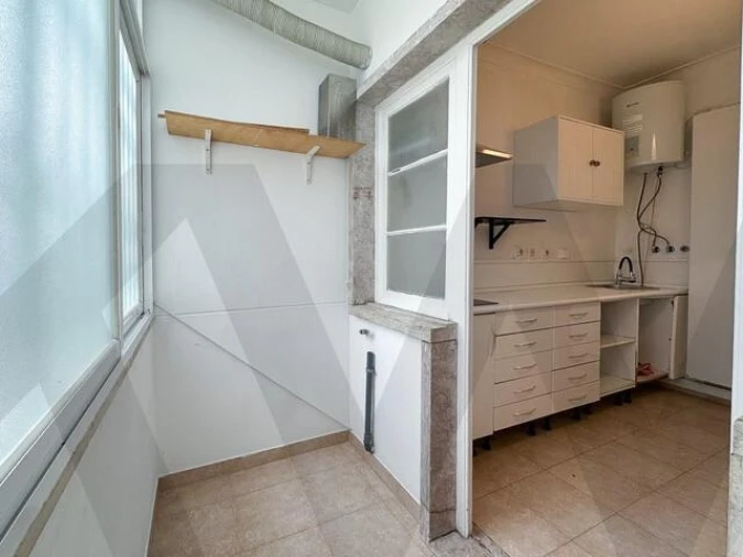 Apartamento T1 para Arrendamento em Campo de Ourique Foto 8