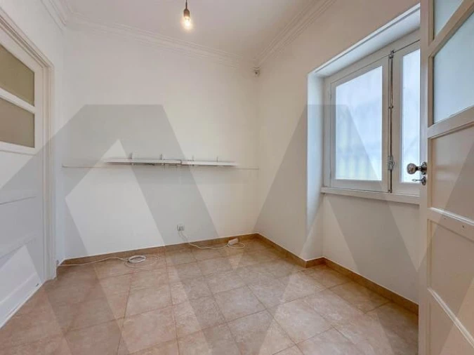 Apartamento T1 para Arrendamento em Campo de Ourique Foto 10