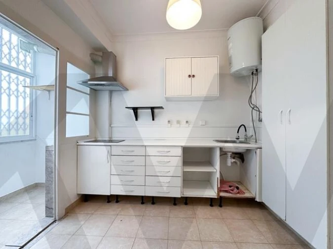 Apartamento T1 para Arrendamento em Campo de Ourique Foto 6