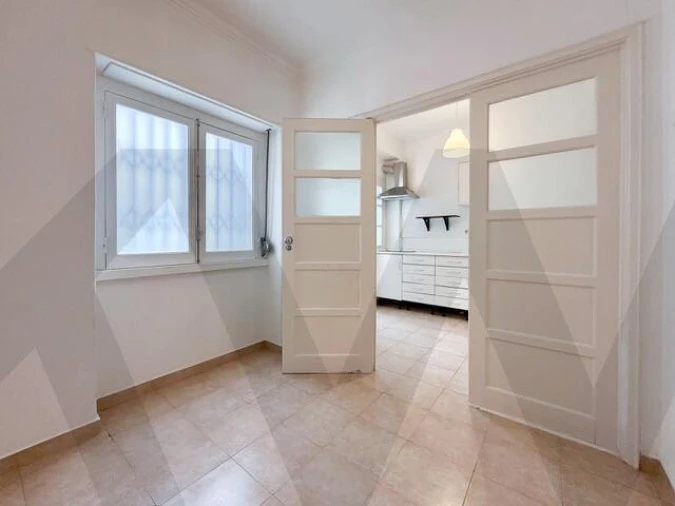 Apartamento T1 para Arrendamento em Campo de Ourique Foto 9