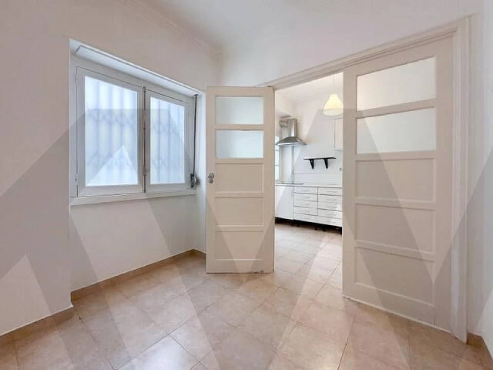 Apartamento T1 para Arrendamento em Campo de Ourique Foto 9