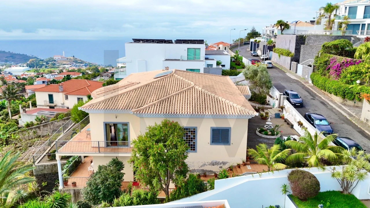 Moradia T4 para Venda em Santo Antonio Foto 47