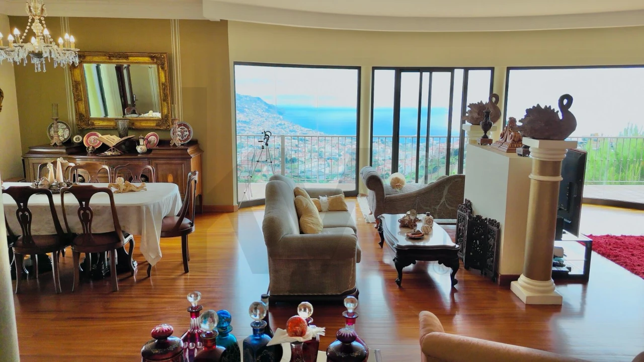 Moradia T4 para Venda em Santo Antonio Foto 14