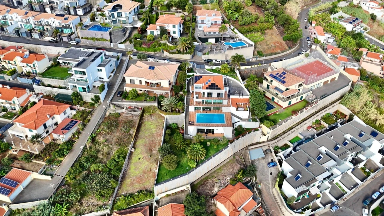 Moradia T4 para Venda em Santo Antonio Foto 7