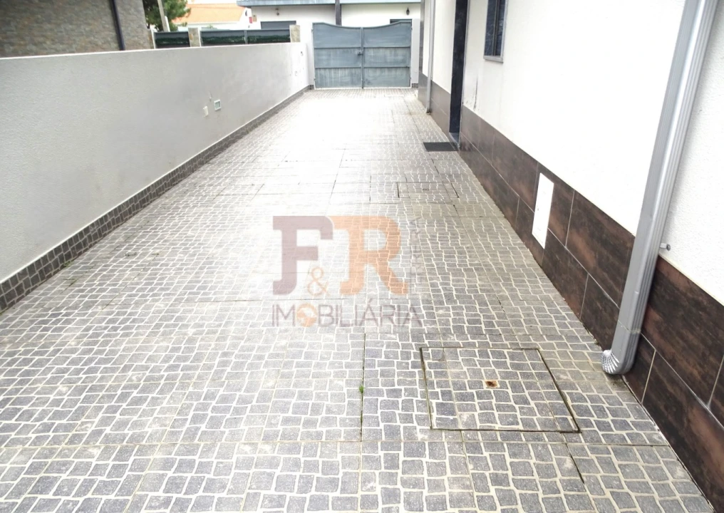 Moradia T3 para Venda em Quinta do Conde Foto 3