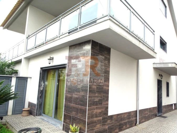 Moradia T3 para Venda em Quinta do Conde Foto 5
