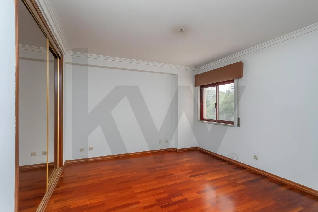 Apartamento T3 para Venda em Algés, Linda-A-Velha e Cruz Quebrada-Dafundo Foto 13