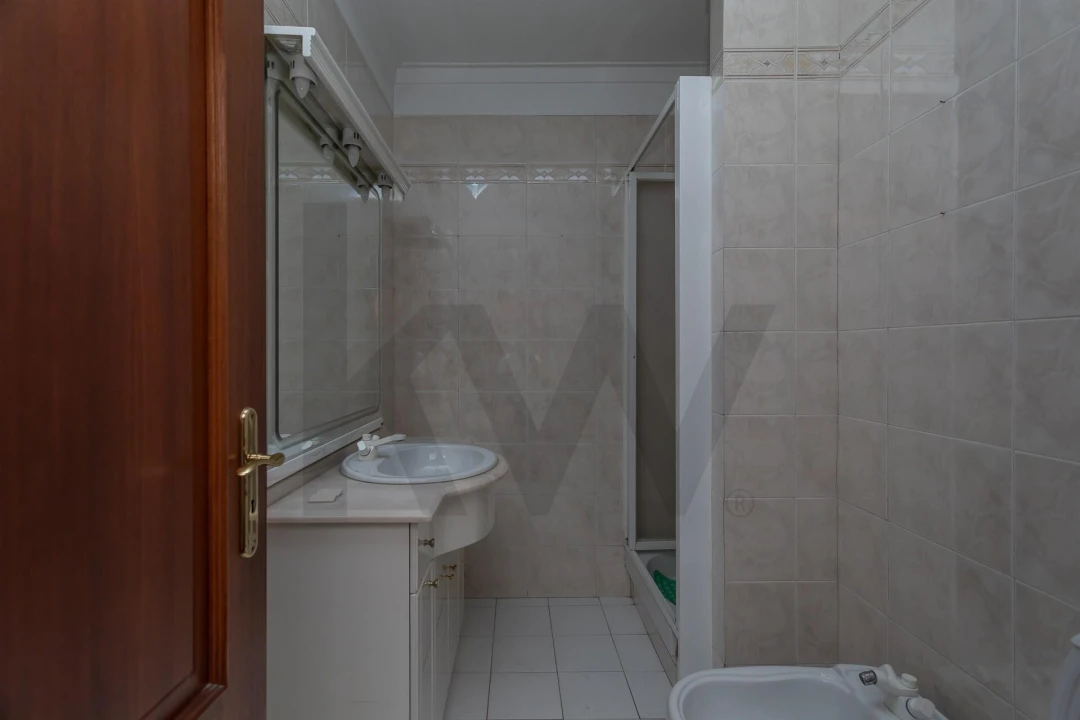 Apartamento T3 para Venda em Algés, Linda-A-Velha e Cruz Quebrada-Dafundo Foto 15