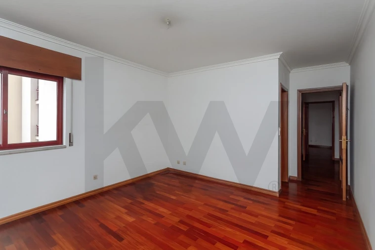 Apartamento T3 para Venda em Algés, Linda-A-Velha e Cruz Quebrada-Dafundo Foto 10