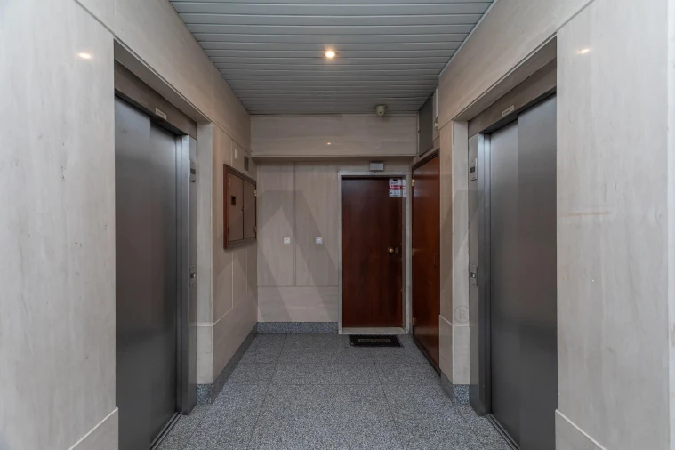 Apartamento T3 para Venda em Algés, Linda-A-Velha e Cruz Quebrada-Dafundo Foto 21