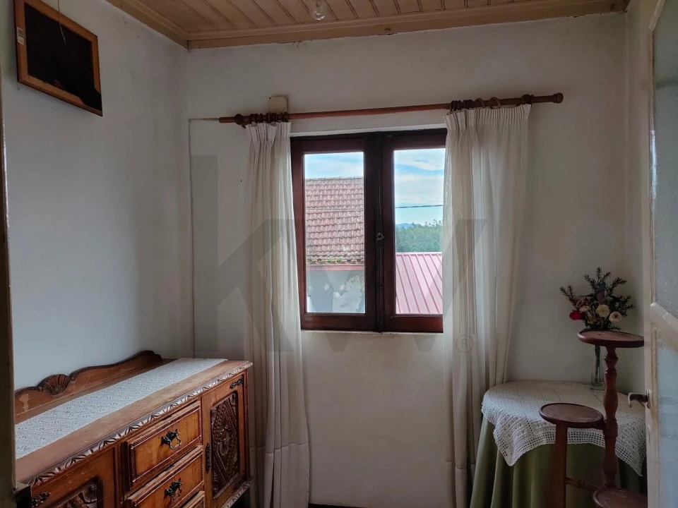 Moradia T1 para Venda em Sazes do Lorvão Foto 7