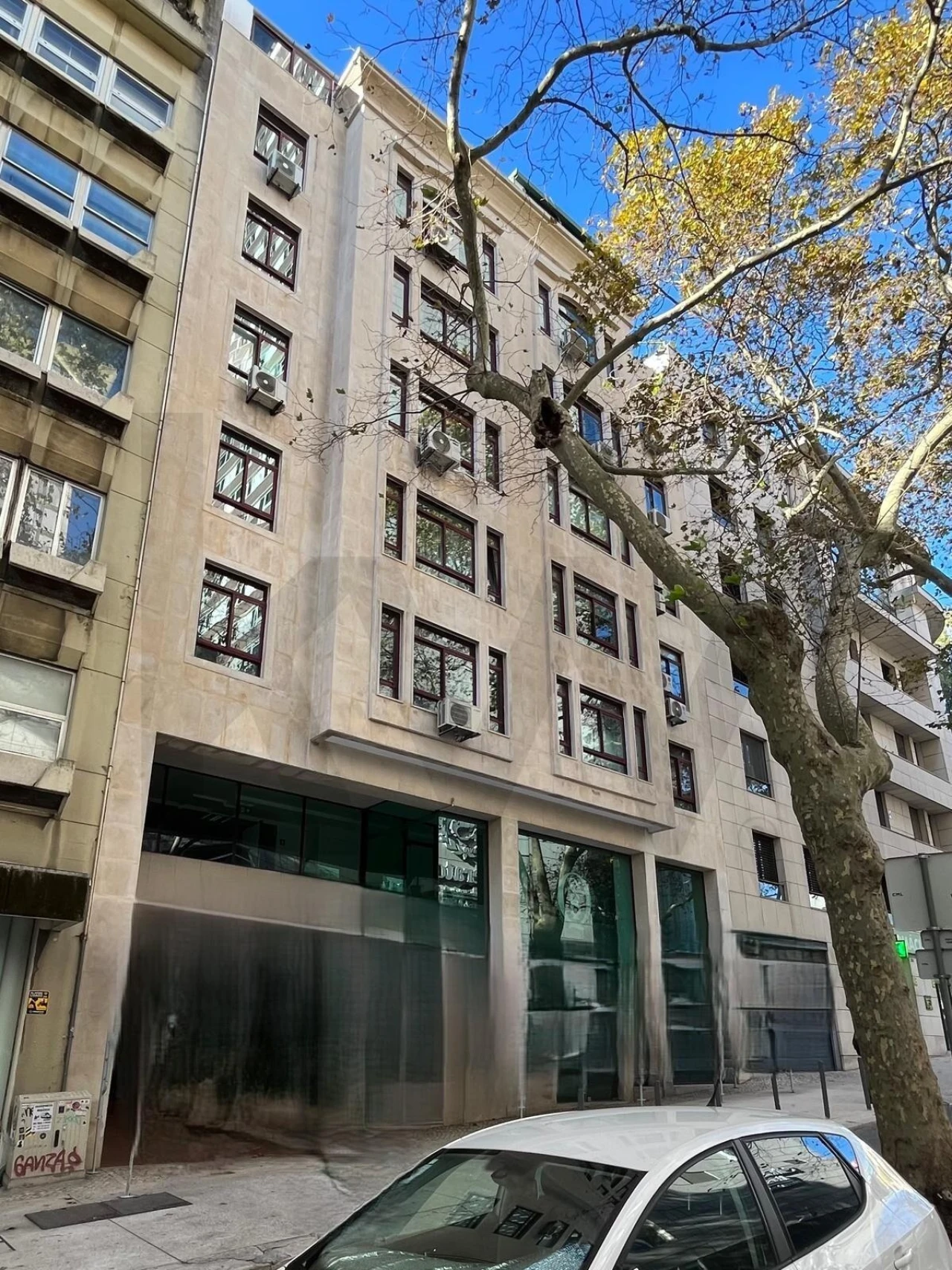 Apartamento T1 para Arrendamento em Avenidas Novas Foto 1