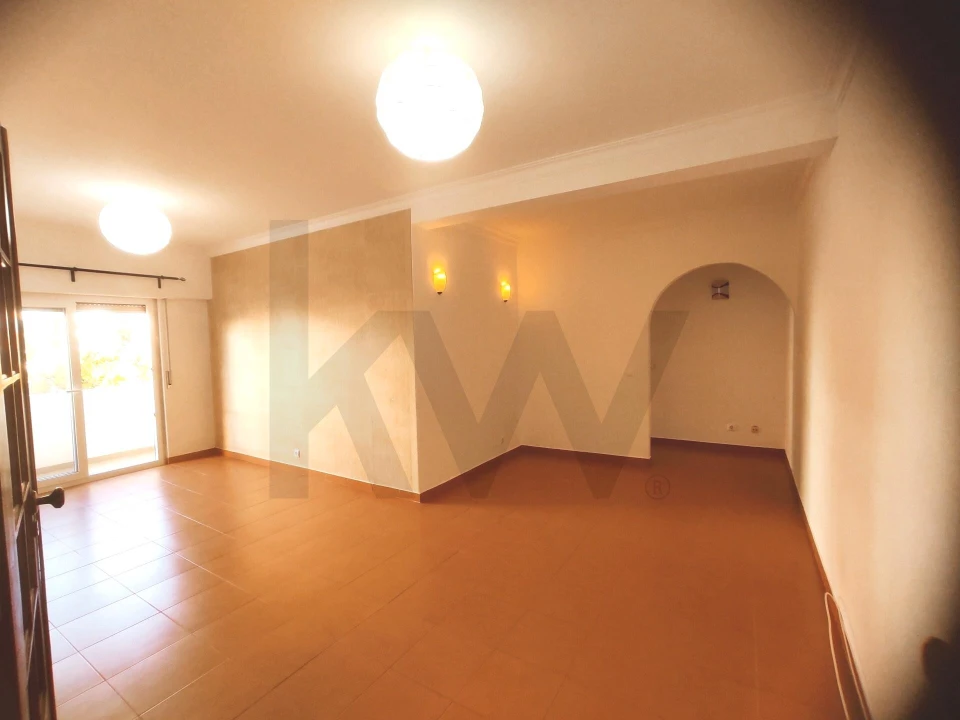 Apartamento T2 para Arrendamento em São Domingos de Rana Foto 15