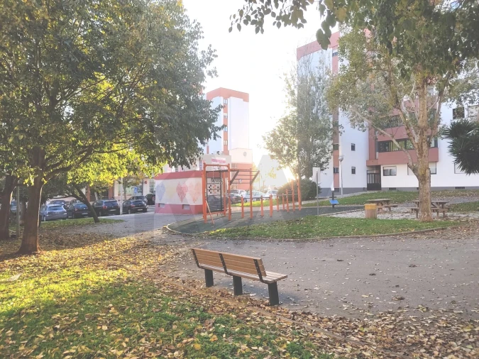 Apartamento T2 para Arrendamento em São Domingos de Rana Foto 25