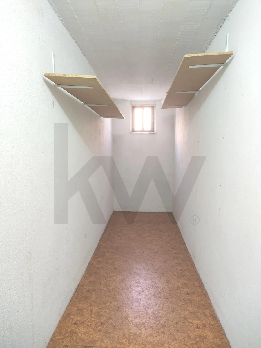 Apartamento T2 para Arrendamento em São Domingos de Rana Foto 31