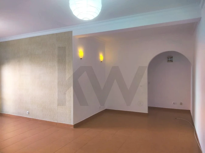 Apartamento T2 para Arrendamento em São Domingos de Rana Foto 14