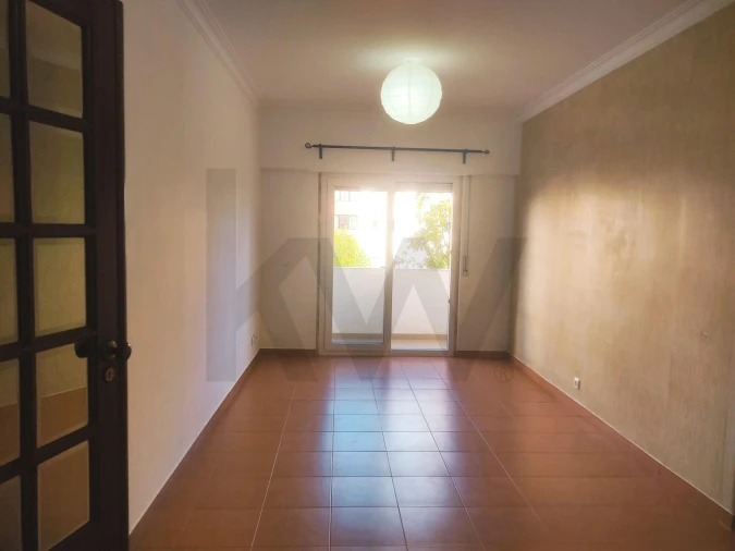 Apartamento T2 para Arrendamento em São Domingos de Rana Foto 9