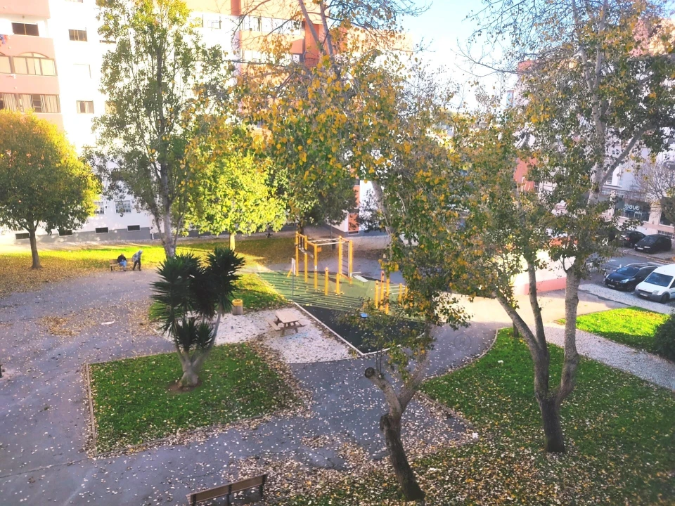 Apartamento T2 para Arrendamento em São Domingos de Rana Foto 24