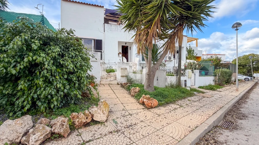 Moradia T3 para Venda em Quarteira Foto 31