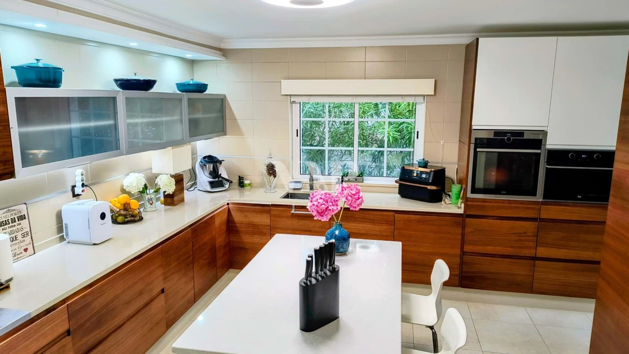 Moradia T4 para Venda em Altura Foto 3