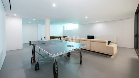 Moradia T6 para Venda em Quarteira