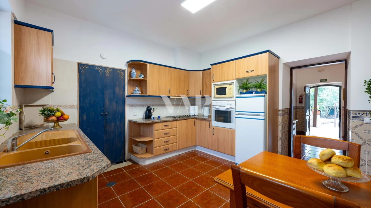 Moradia T6 para Venda em Boliqueime Foto 6