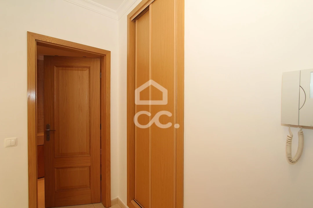 Apartamento T1 para Venda em Armação de Pera Foto 11