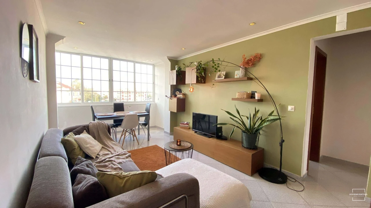 Apartamento T2 para Venda em Algueirão-Mem Martins Foto 1