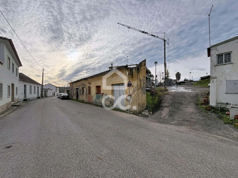 Moradia T2 para Venda em Miragaia e Marteleira Foto 9