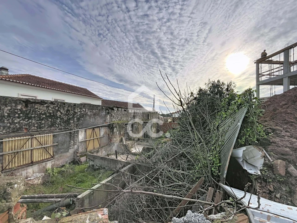 Moradia T2 para Venda em Miragaia e Marteleira Foto 21