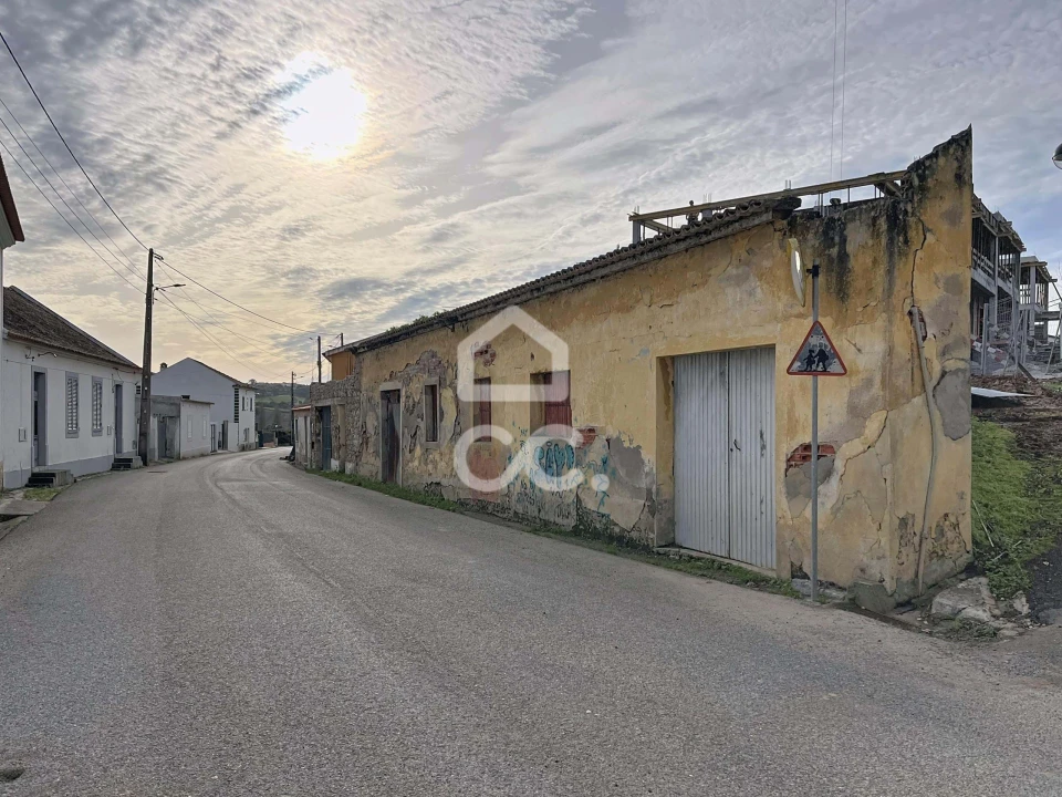 Moradia T2 para Venda em Miragaia e Marteleira Foto 22