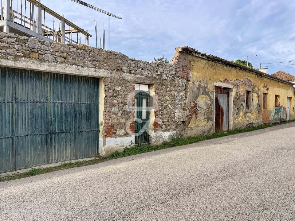 Moradia T2 para Venda em Miragaia e Marteleira Foto 7