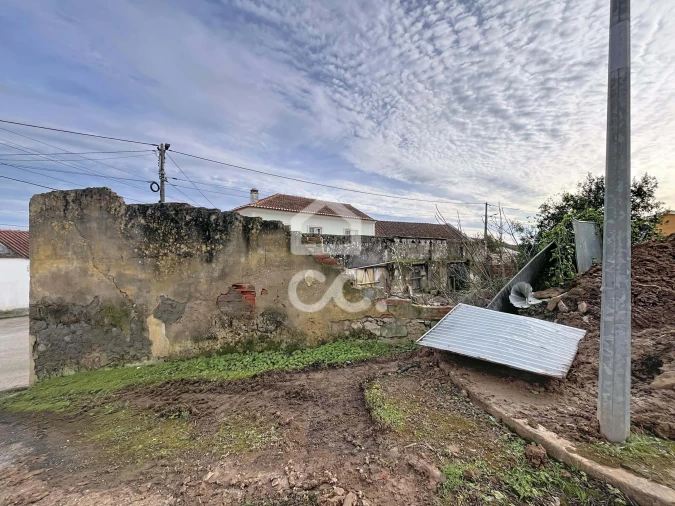 Moradia T2 para Venda em Miragaia e Marteleira Foto 4